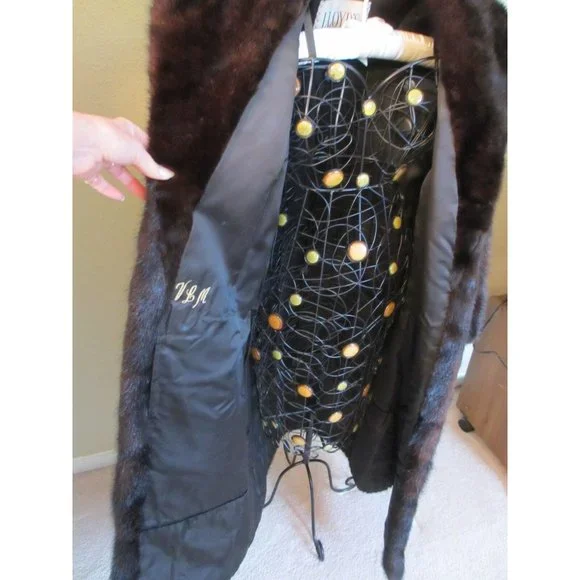 VINTAGE DYED FULL LENGTH BLACK BROWN RANCH MINK BY LLOYDS MEDIUM LINED